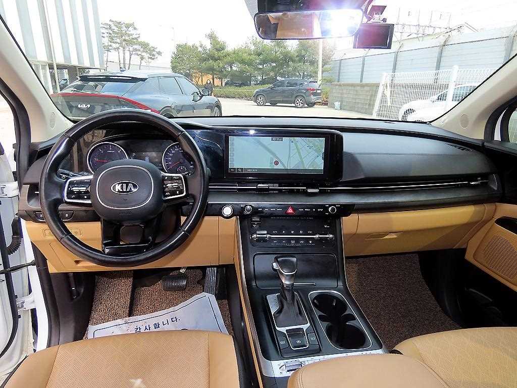 KIA Carnival - Vista 8