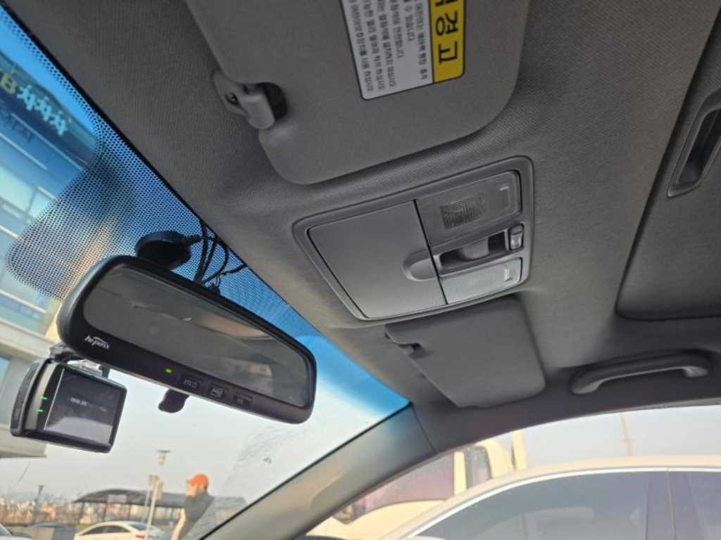 HYUNDAI Accent - Vista 7