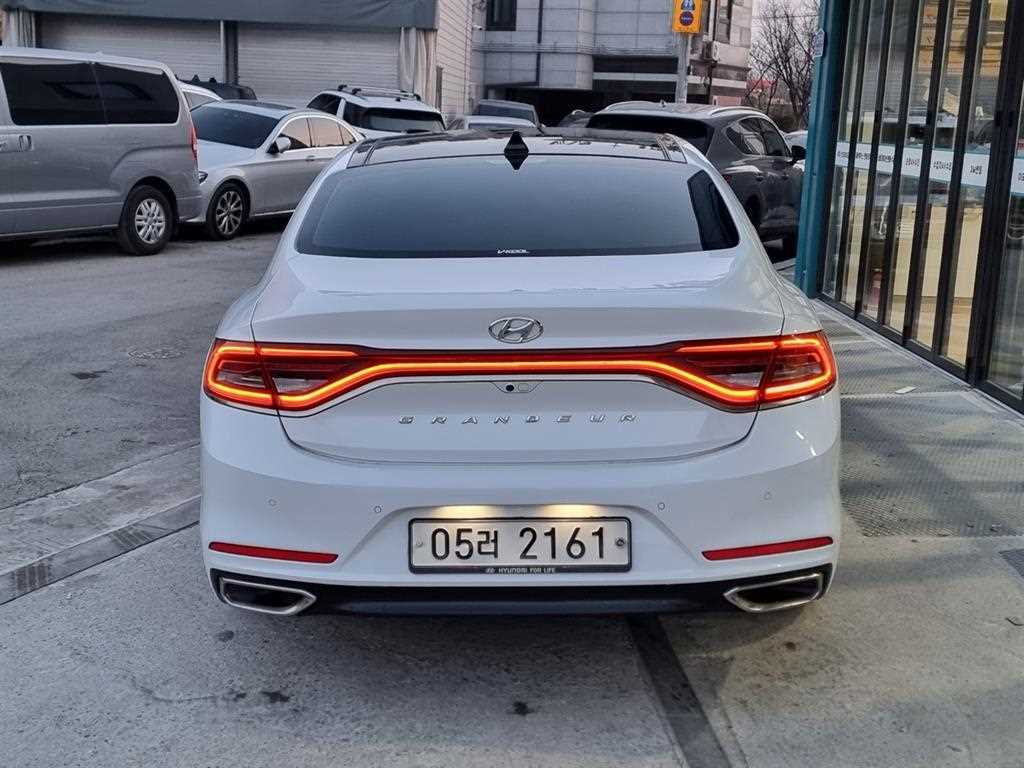 HYUNDAI Grandeur - Vista 4