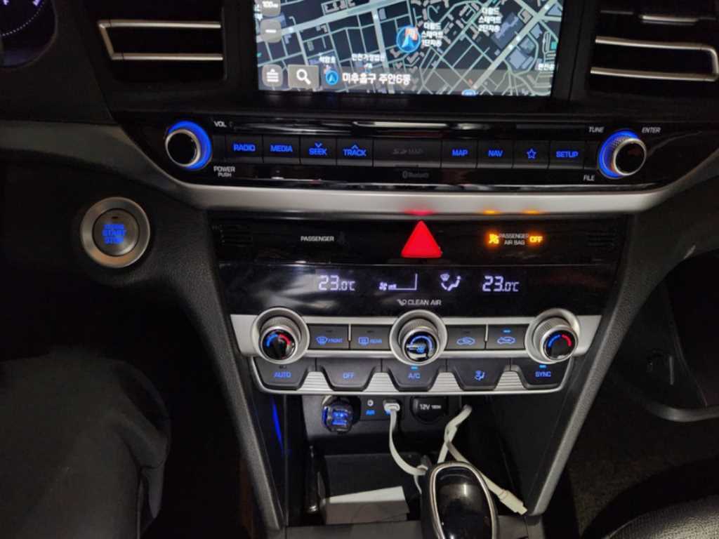 HYUNDAI Avante - Vista 7