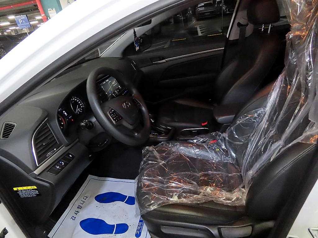 HYUNDAI Avante - Vista 6