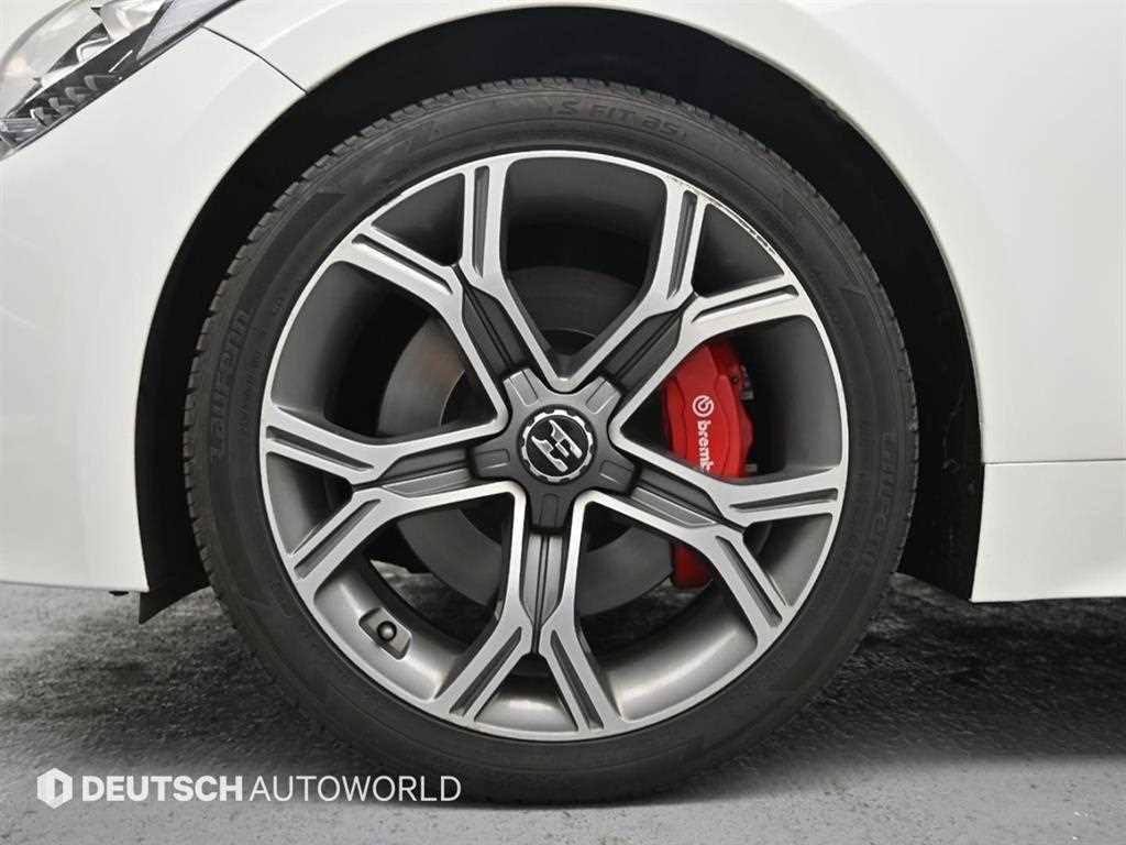 KIA Stinger - Vista 5