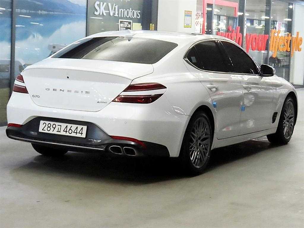 Genesis G70 - Vista 5