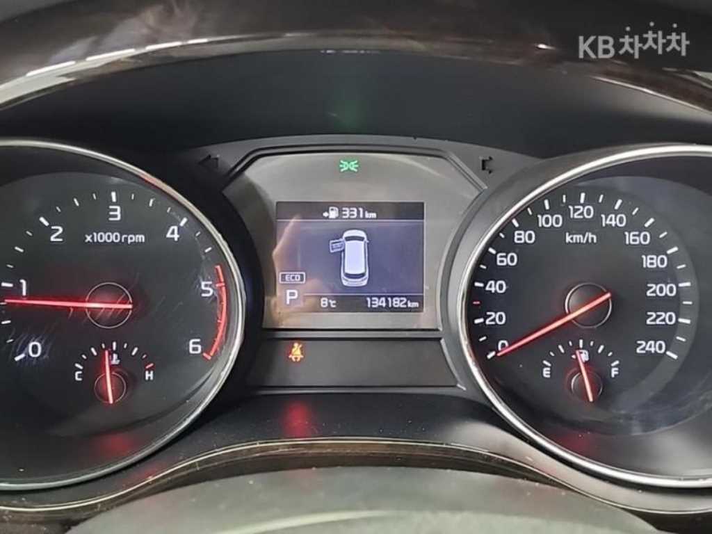 KIA Carnival - Vista 9