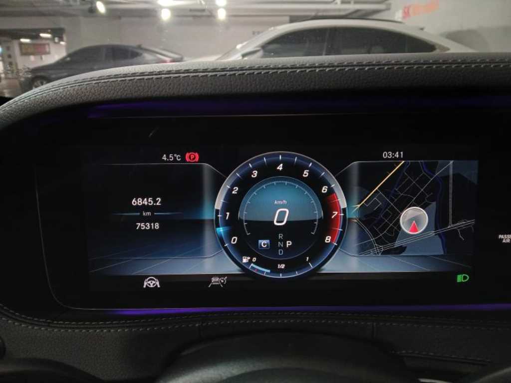 Mercedes Benz S Class - Vista 9