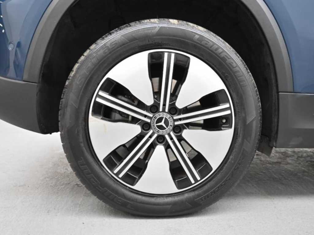 Mercedes Benz EQA - Vista 5