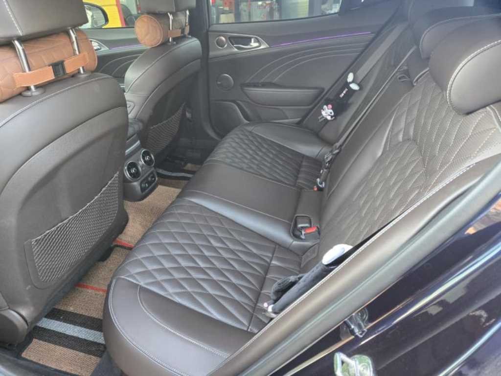 KIA Stinger - Vista 9