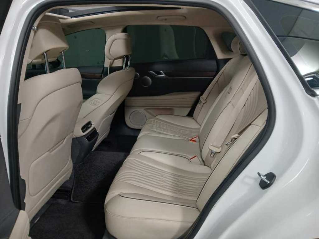 Genesis G80 - Vista 7