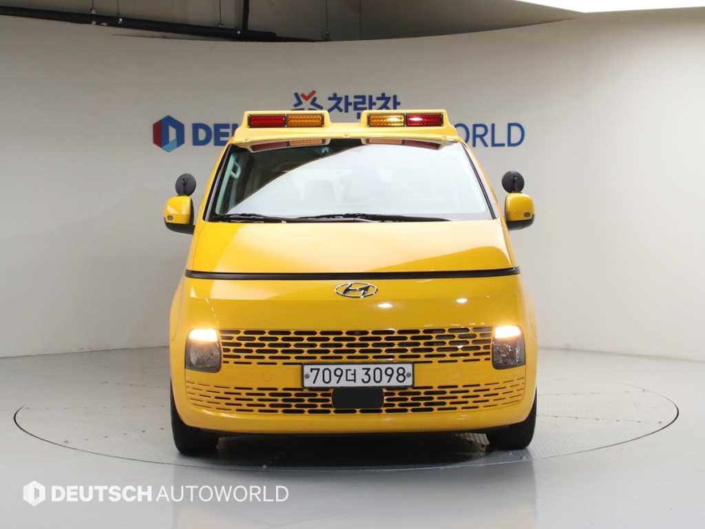 HYUNDAI Staria - Vista 3