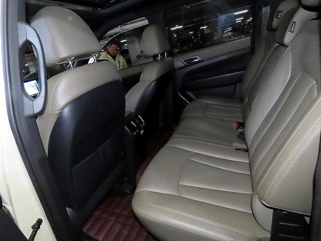 Ssangyong Rexton - Vista 7