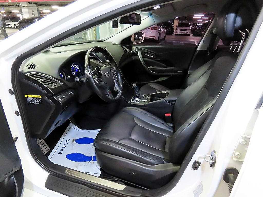 HYUNDAI Grandeur - Vista 6