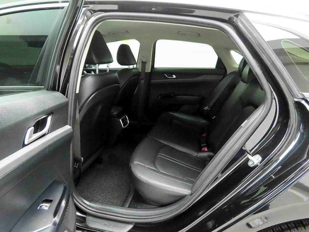 KIA K5 2022 Negro - Importación desde Corea - HF Imports Iquique - Foto 15