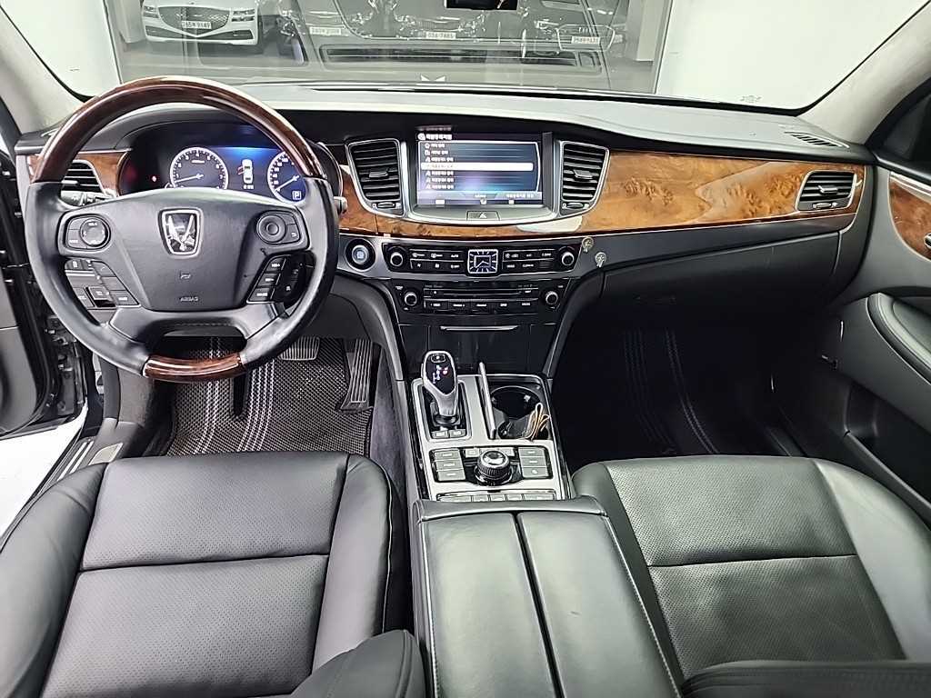 HYUNDAI Equus - Vista 7