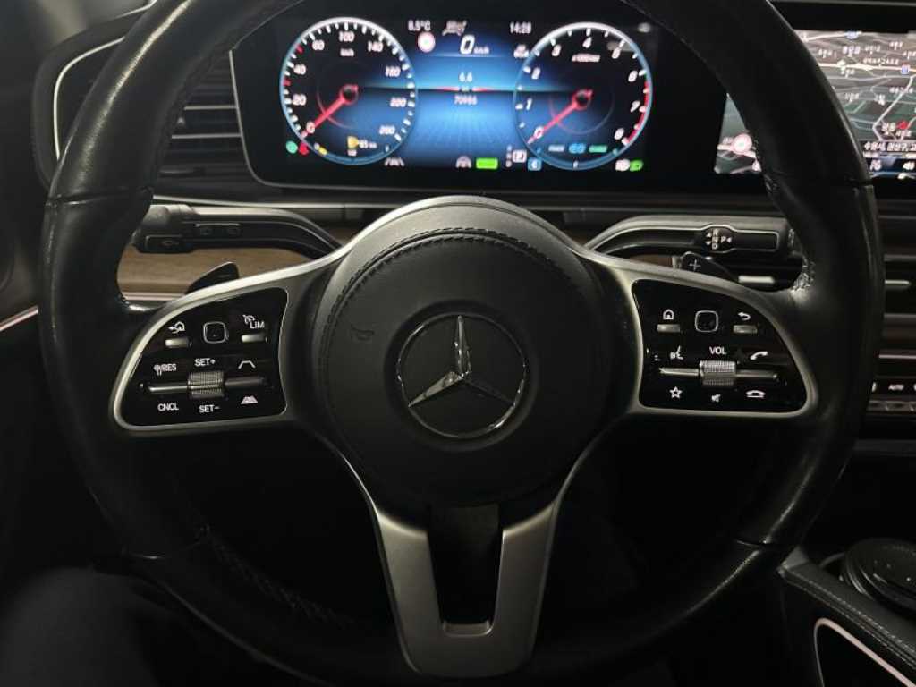 Mercedes Benz GLE Class - Vista 10