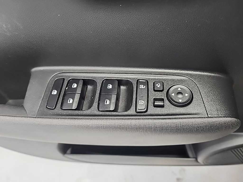 HYUNDAI Casper - Vista 11