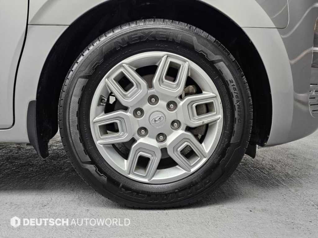 HYUNDAI Staria - Vista 5