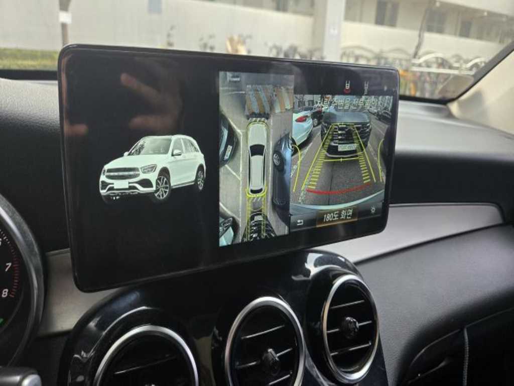 Mercedes Benz GLC Class - Vista 7