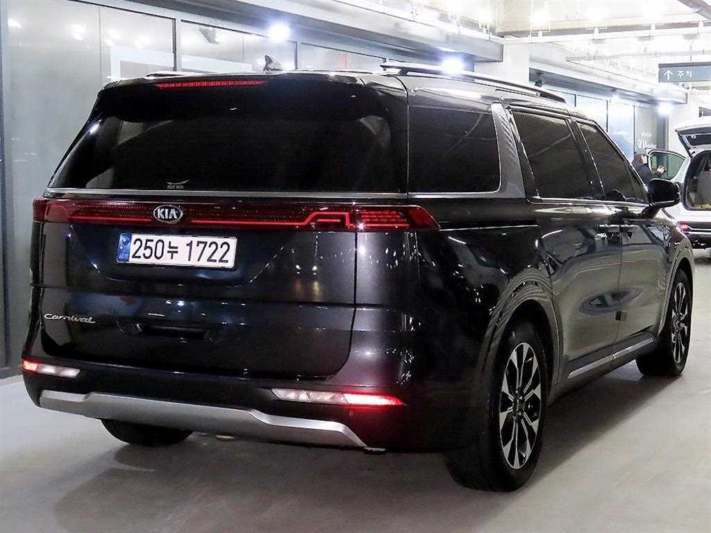 KIA Carnival - Vista 4