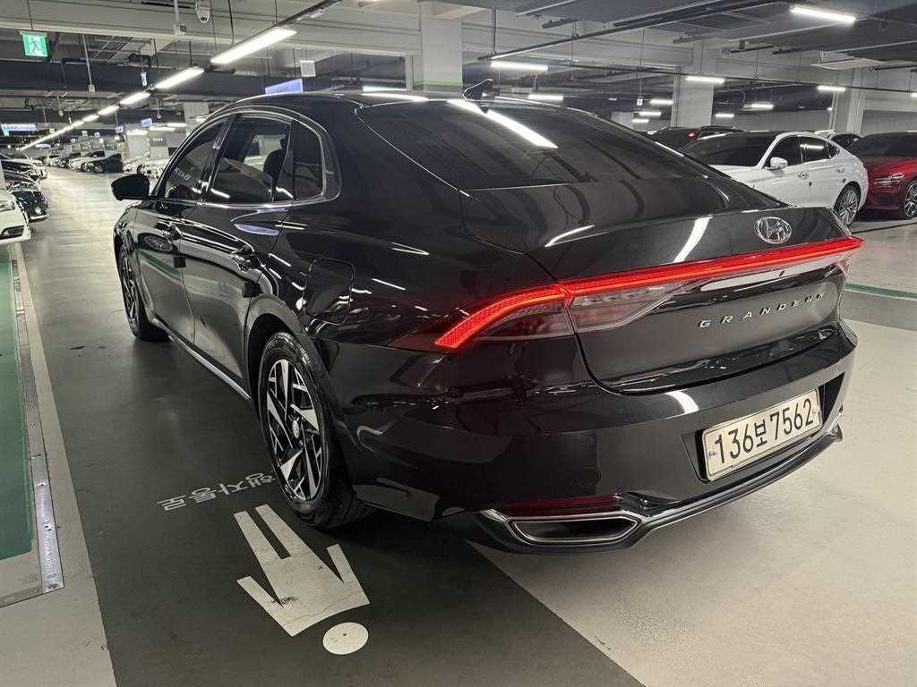 HYUNDAI Grandeur - Vista 3