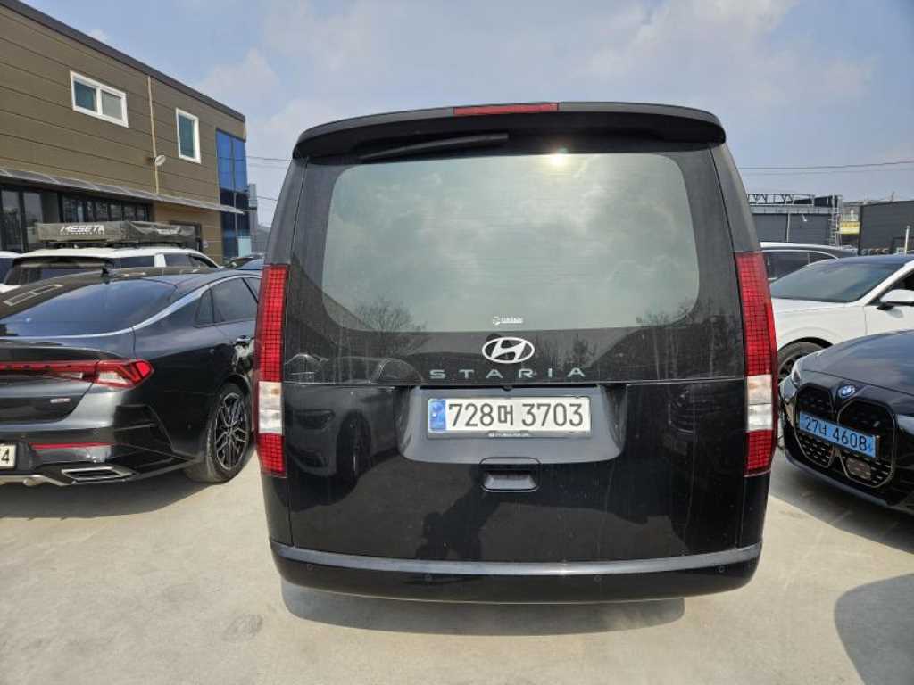 HYUNDAI Staria - Vista 4