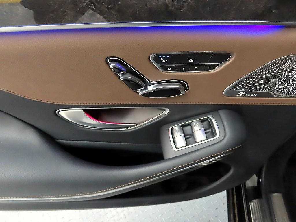 Mercedes Benz S Class - Vista 12