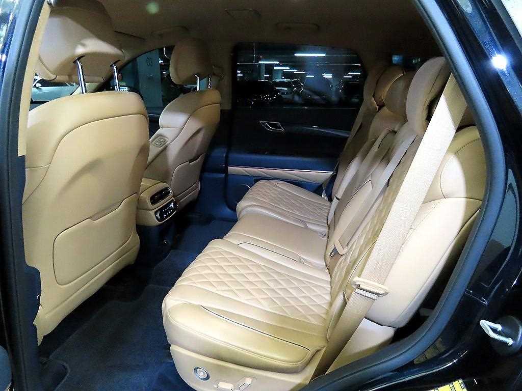 Genesis GV80 - Vista 7