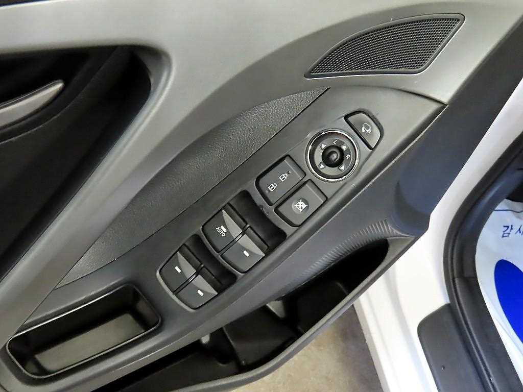 HYUNDAI Avante 2012 Blanco - Importación desde Corea - HF Imports Iquique - Foto 16