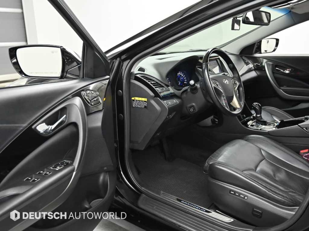 HYUNDAI Grandeur - Vista 11