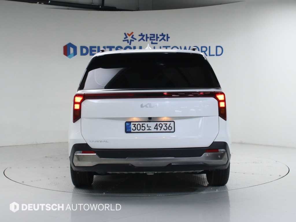 KIA Carnival - Vista 4