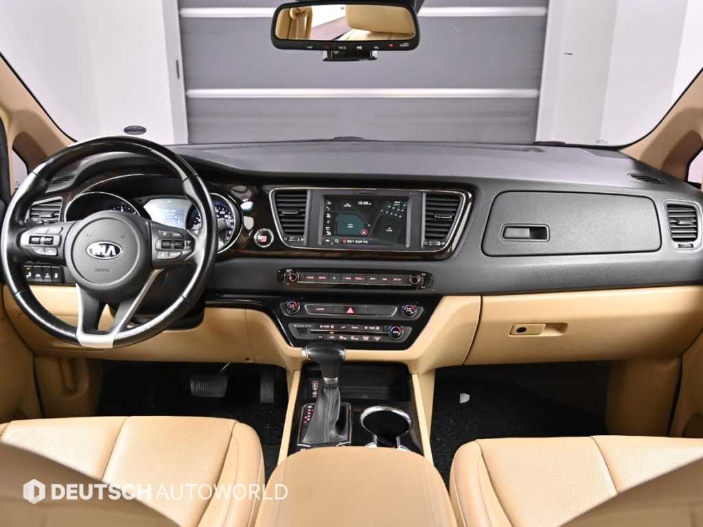 KIA Carnival - Vista 7