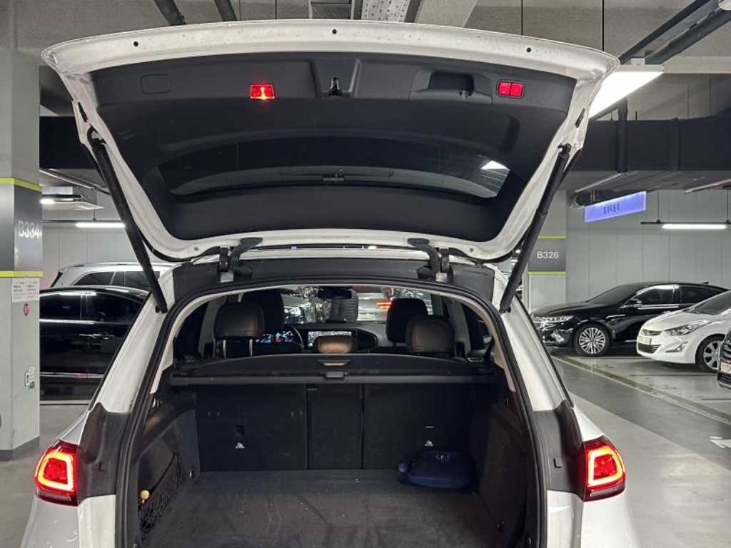 Mercedes Benz GLE Class - Vista 5