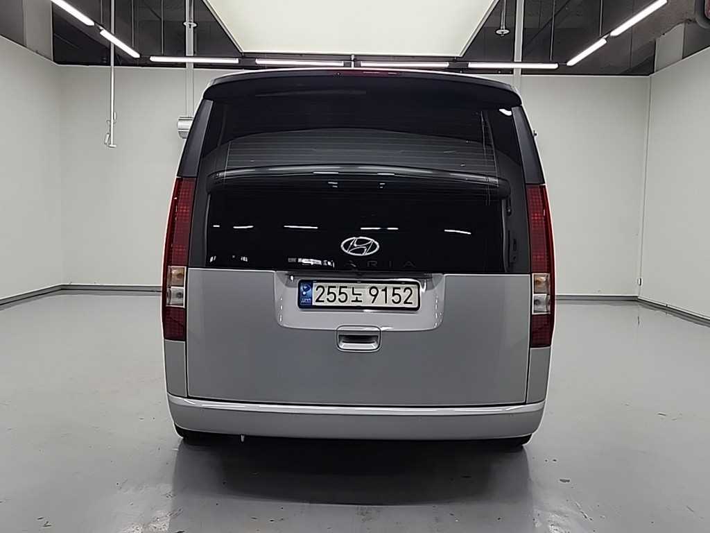 HYUNDAI Staria - Vista 3