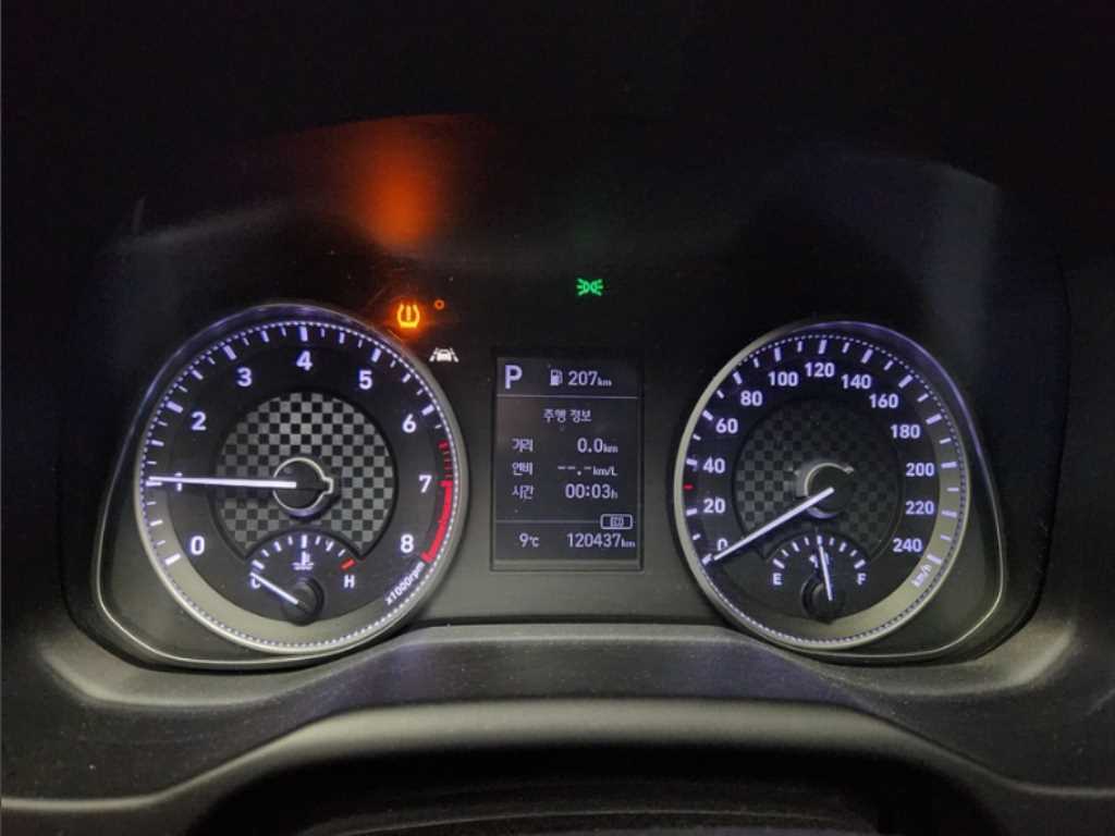 HYUNDAI Avante - Vista 5