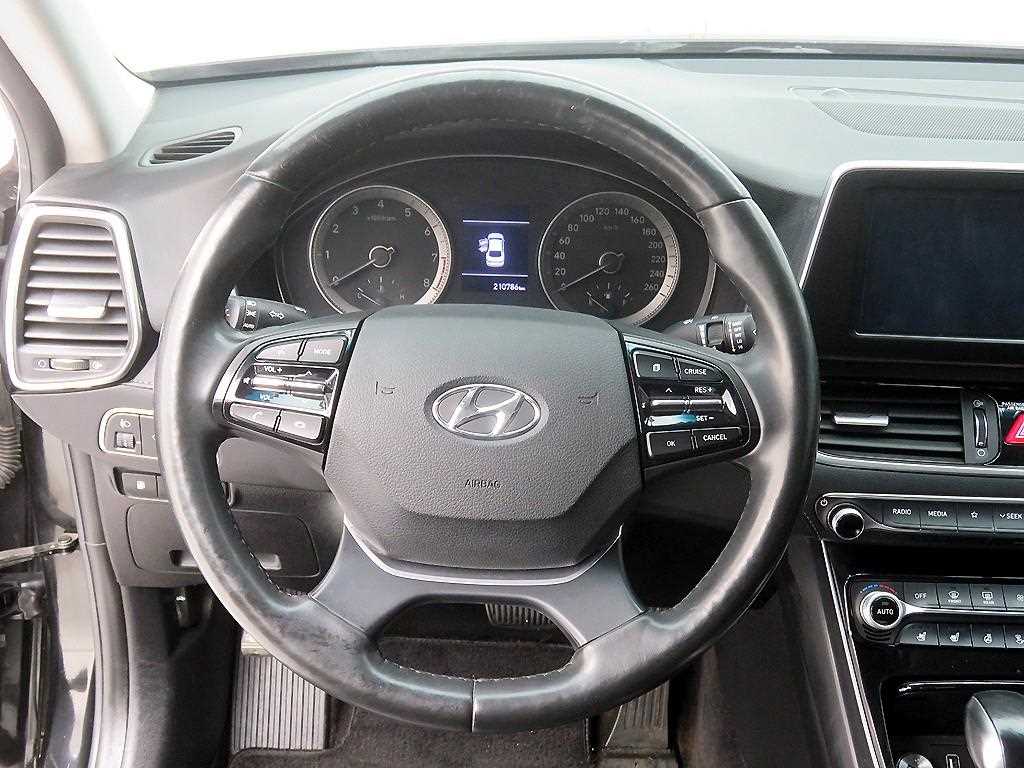 HYUNDAI Grandeur - Vista 10