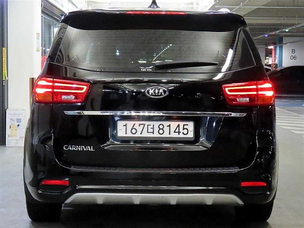 KIA Carnival - Vista 5