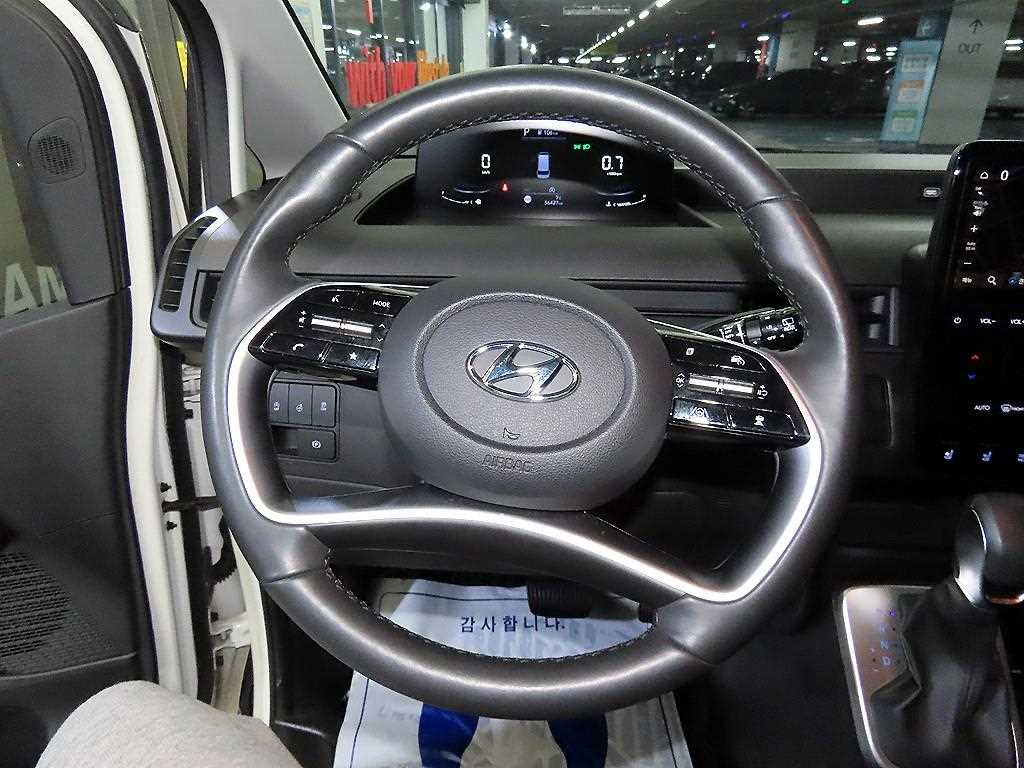 HYUNDAI Staria - Vista 7