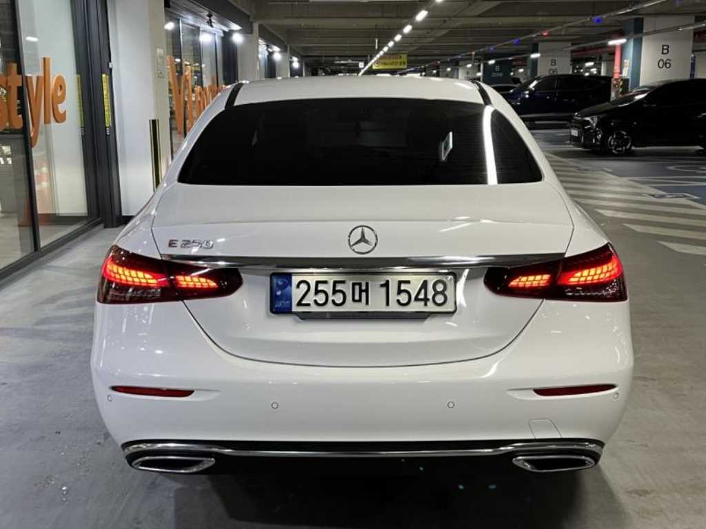 Mercedes Benz E class - Vista 2