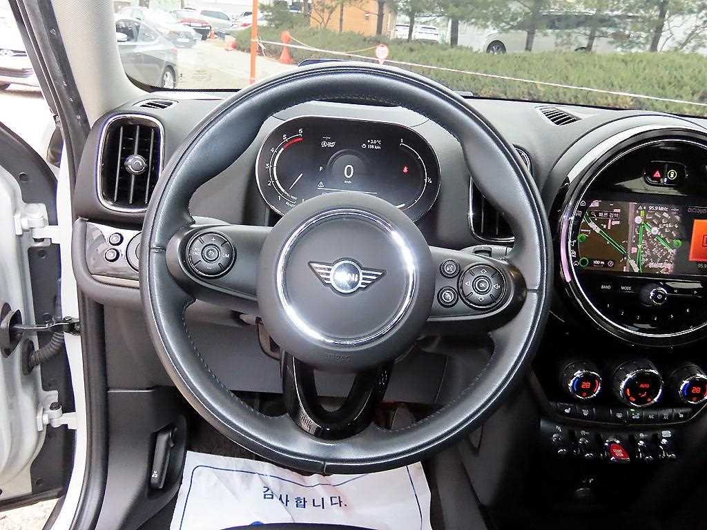 Mini Countryman - Vista 8
