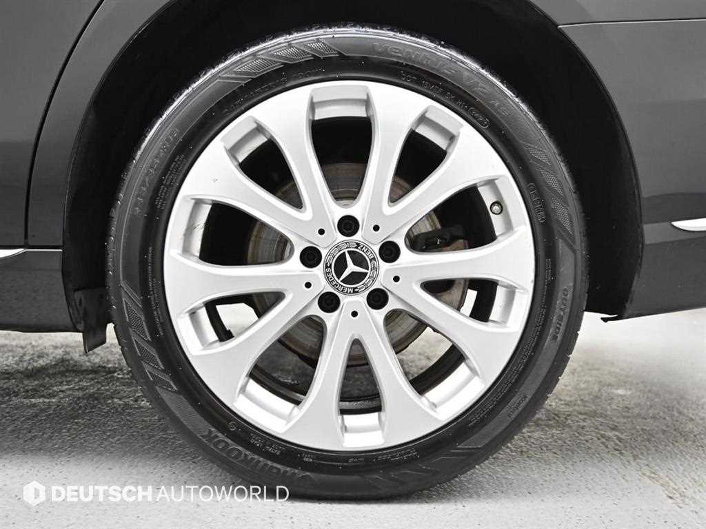 Mercedes Benz E class - Vista 5