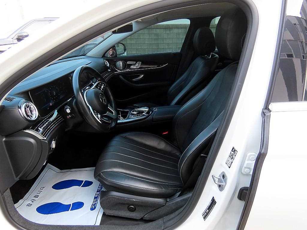 Mercedes Benz E class - Vista 5