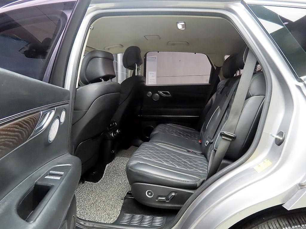 Genesis GV80 - Vista 6