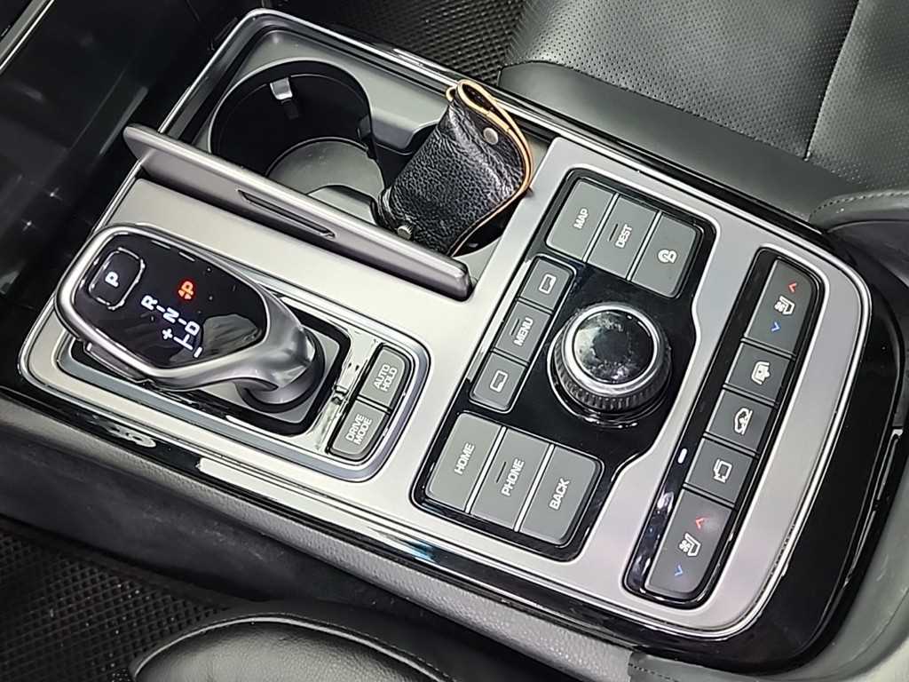 HYUNDAI Equus - Vista 8