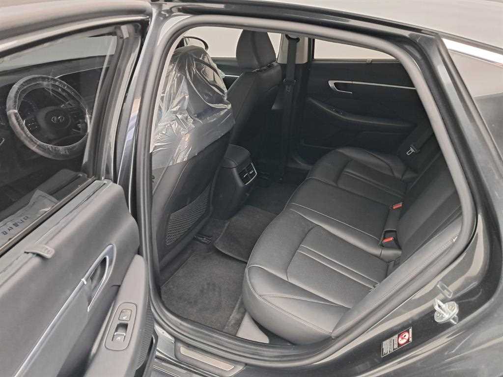 HYUNDAI Sonata - Vista 12