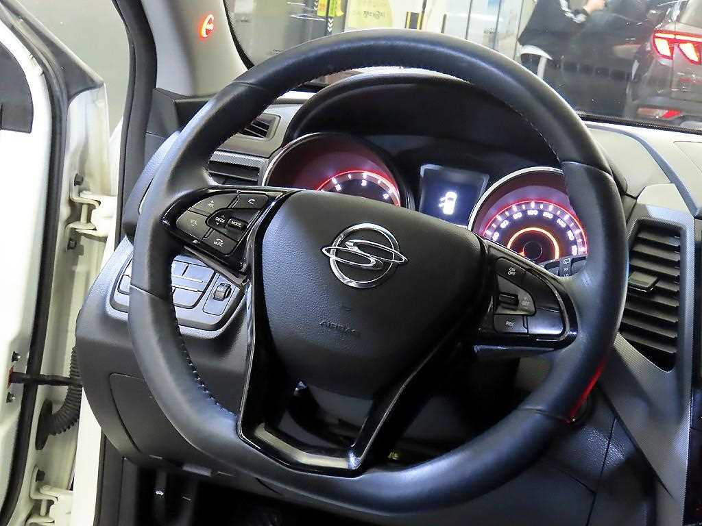 Ssangyong Tivoli - Vista 8