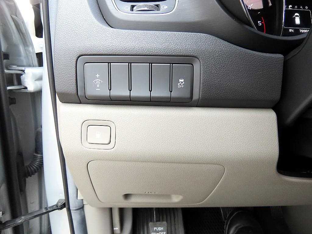 KIA Carnival 2016 Gris - Importación desde Corea - HF Imports Iquique - Foto 13