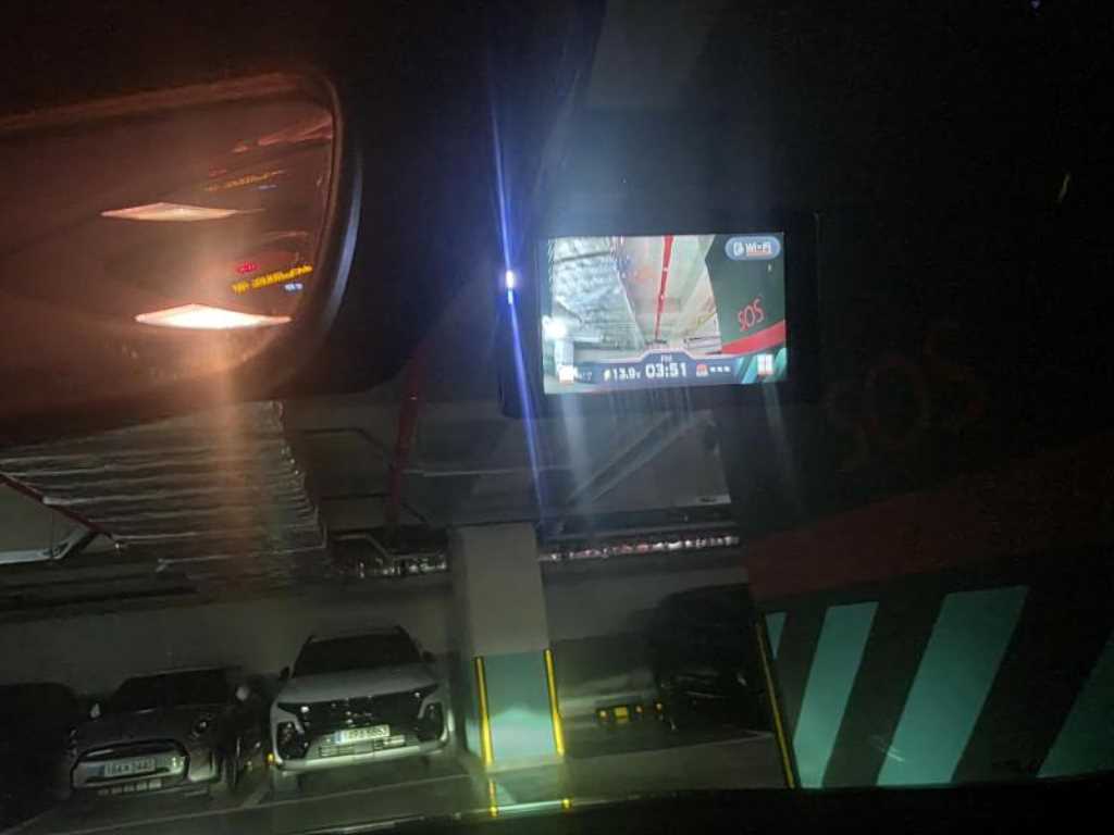 HYUNDAI Avante - Vista 10