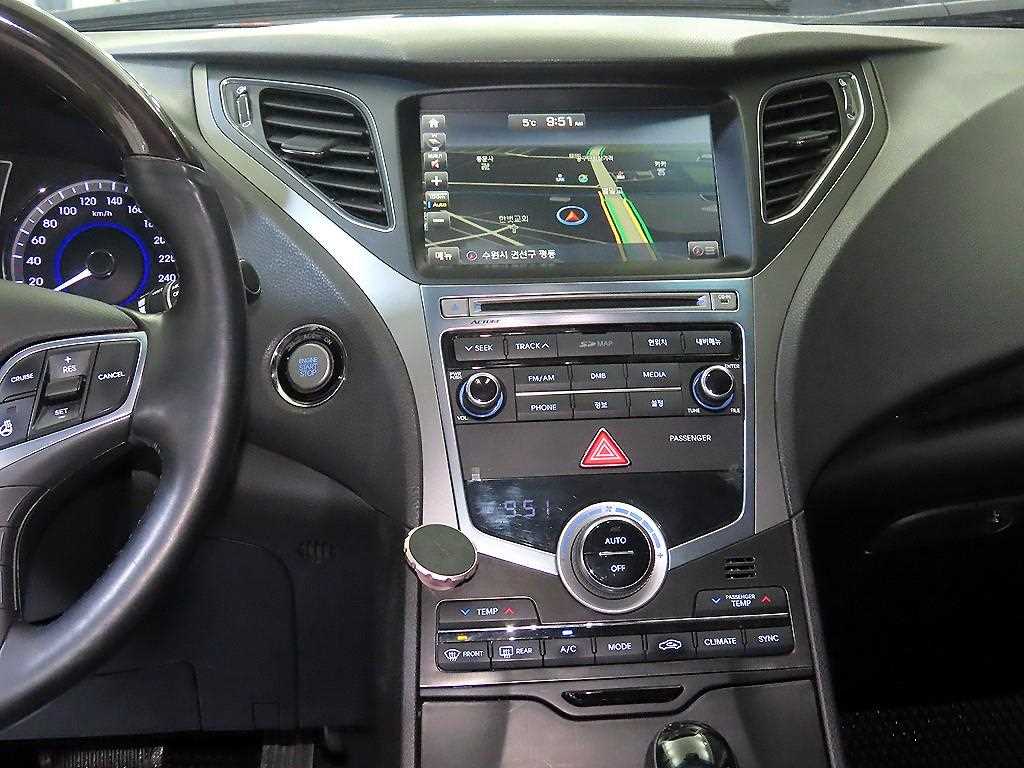 HYUNDAI Grandeur - Vista 11