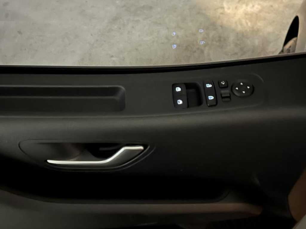 HYUNDAI Staria - Vista 8