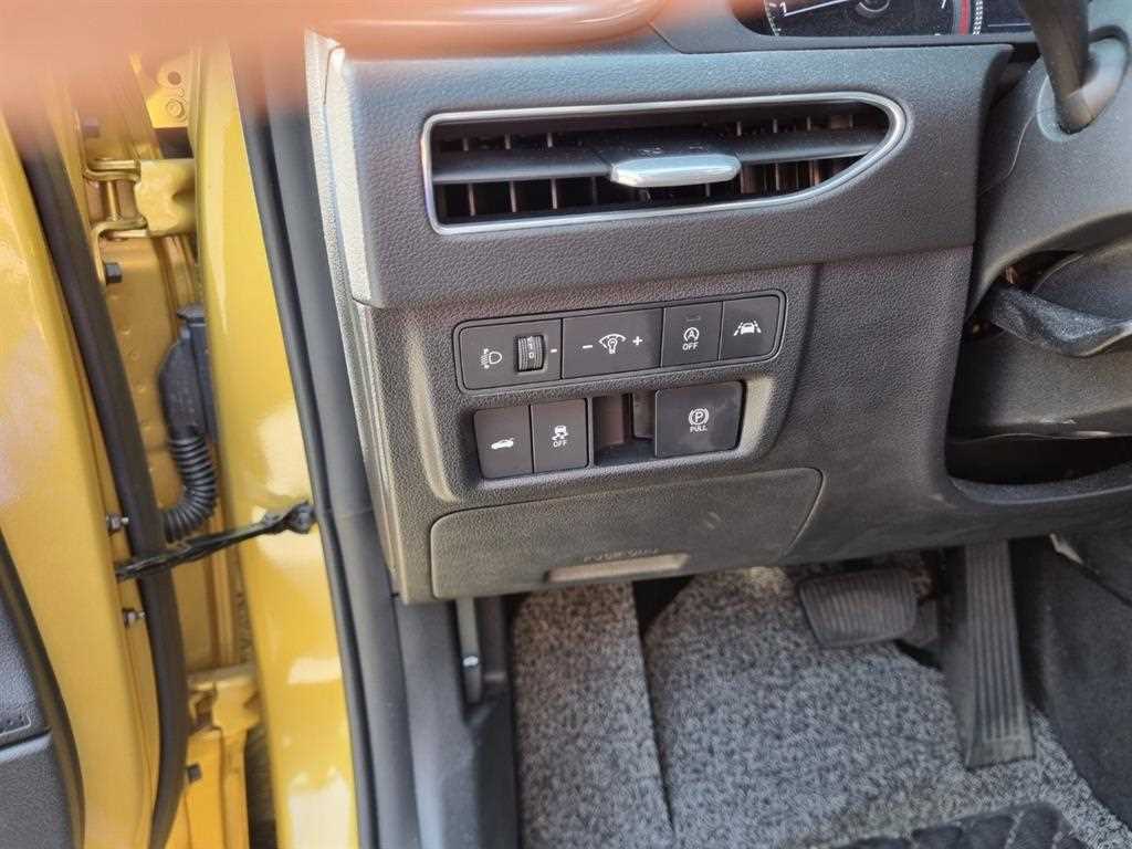 HYUNDAI Sonata - Vista 12