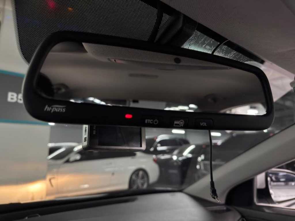 HYUNDAI Avante - Vista 12